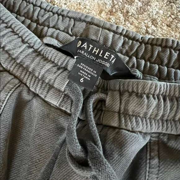 Athleta Farallon joggers - Picture 13 of 13